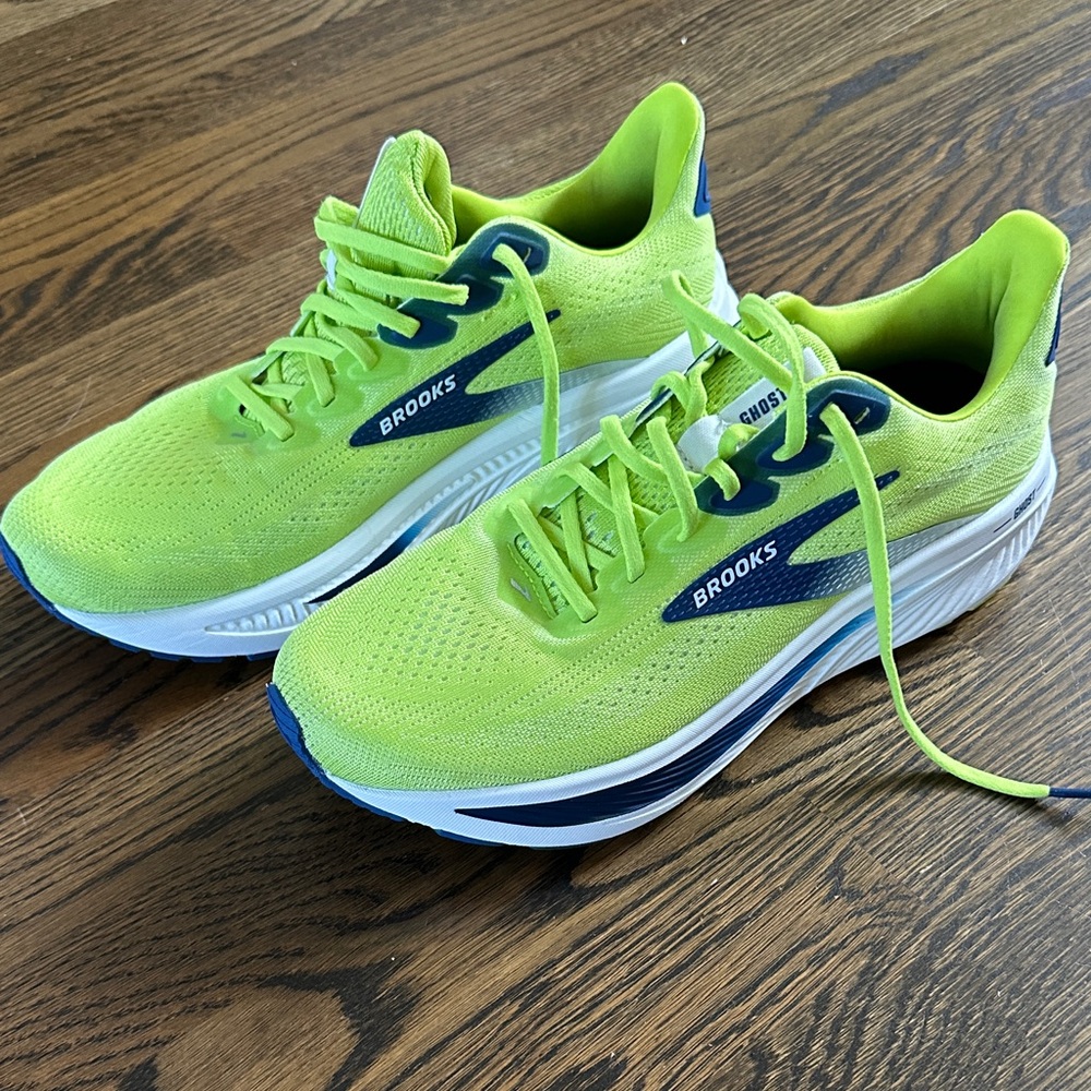 Brooks Men’s Ghost EUC (size 11) - Picture 3 of 7